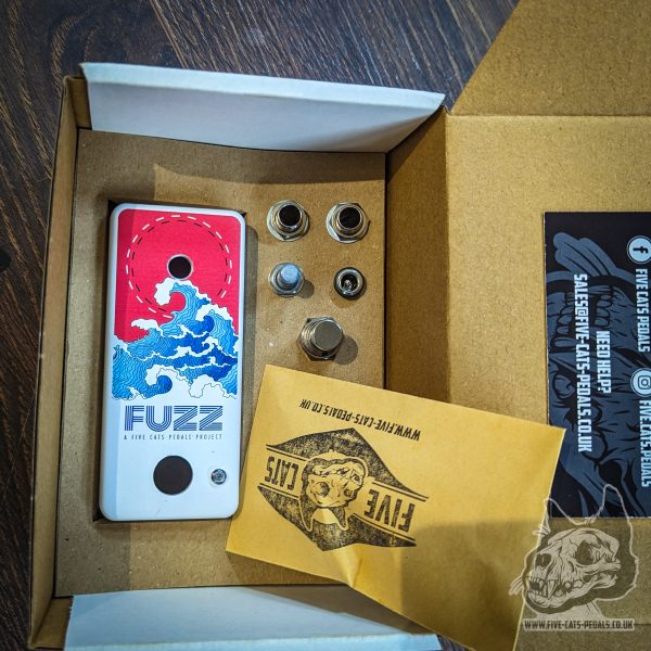 Full One Knob Fuzz DIY Kit with printed Gorva enclosure - Five Cats Pedals